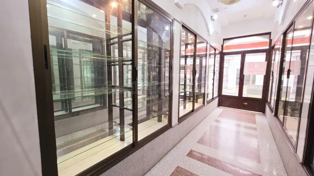 LOCAL COMERCIAL EN VENTA Y ALQUILER — 4