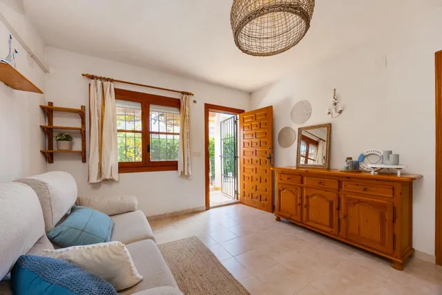 Precio bungalow con jardin y piscina comunitaria en urbanizacion lago jardin ii (los balcones) — 15