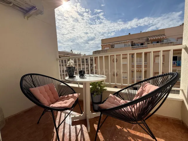 Apartamento de 2 dormitorios con orientación sur y garaje a 650 metros de playa del cura!!!!! — 2