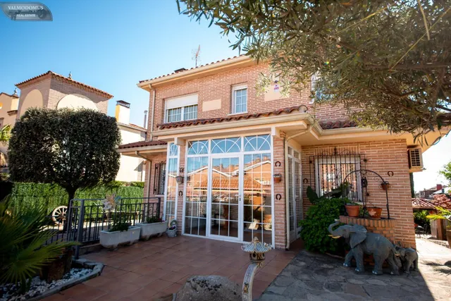 Exclusiva vivienda independiente con espectacular piscina de - foto 3