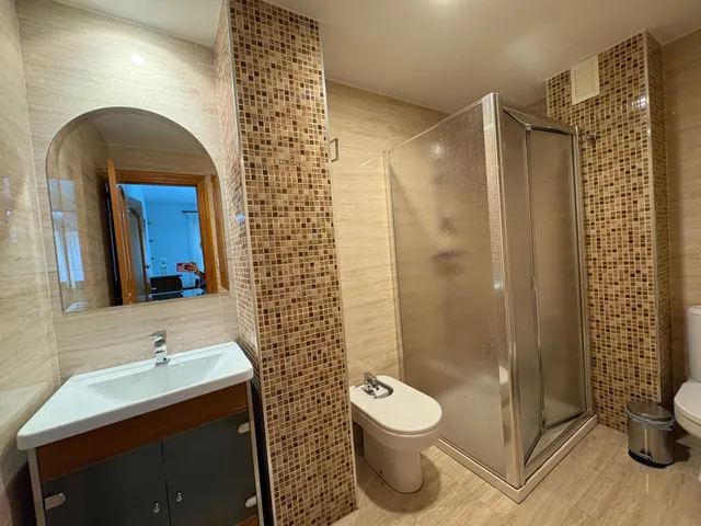Piso 3 habitaciones 106m² en alquiler - Camino de ronda — 18