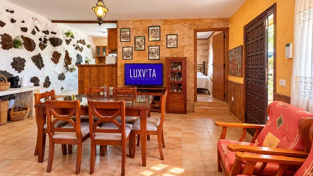 Finca exclusiva en Vilaflor · 2 viviendas, viñedo, bodega y piscina — 11