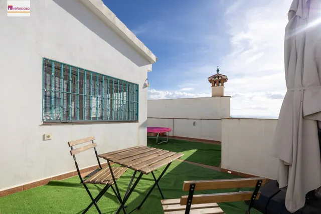 ¡Tu hogar soñado te espera en esta espectacular casa reformada! — 8