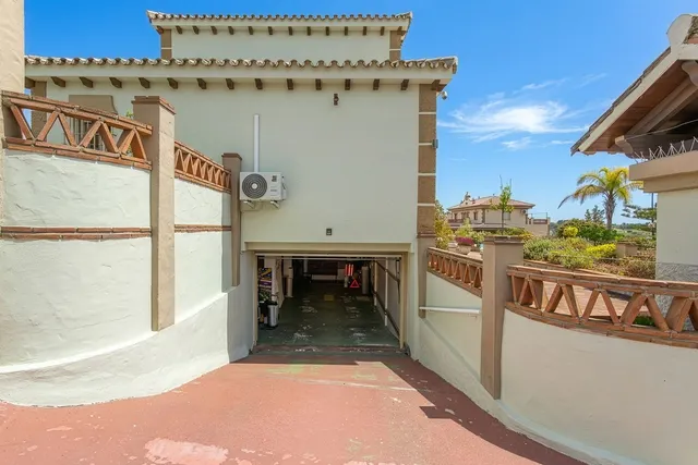 Chalet 3 habitaciones 253m² en venta - Costa del Sol — 34