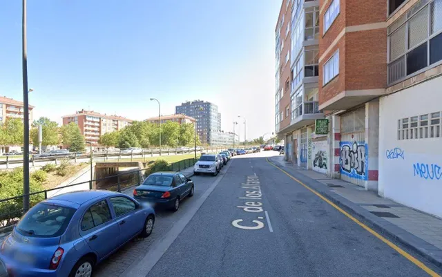 Se vende piso OKUPA en Calle Alfareros Nº 73 Burgos (Burgos) - foto 2