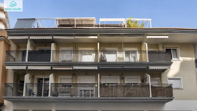 APARTAMENTO CON TERRAZA EN EL CORAZÓN DE EL CAMPELLO, JUNTO AL MAR — 23