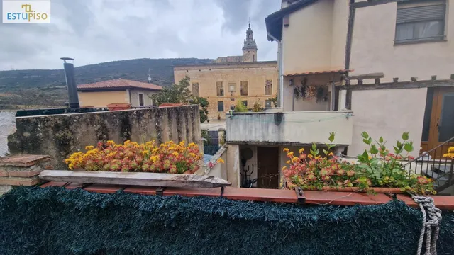 Encantadora Casa de 3 Plantas (20+20+20 m2) Centro de SALINI - foto 3