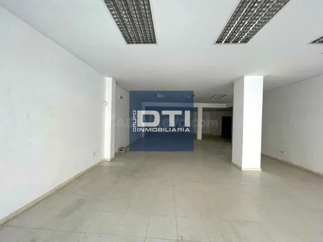 Local en venta en avda. primero de mayo, 142, Coria Del Rio, - foto 2
