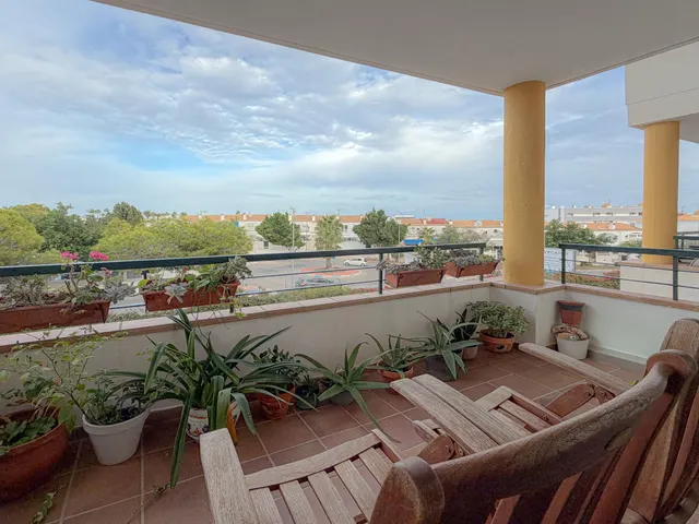 Orihuela Costa! Espectacular apartamento con amplios espacios + gran terraza con vistas despejadas y laterales al mar + Parking comunitario + Piscina comunitaria con zonas ajardinadas — 8