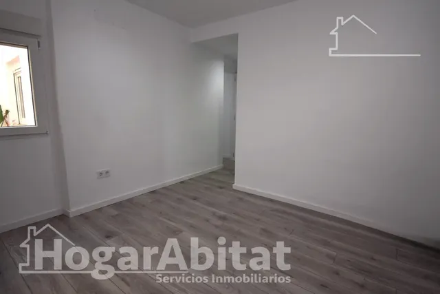 Reformado y muy bonito con balcón junto av. del maestro rodrigo — 27