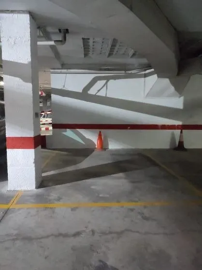 AMPLIA PLAZA DE GARAJE JUNTO AV ALMOGÁVARES!!! — 2