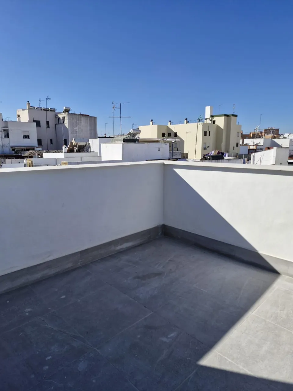 Precioso piso en Calle Santa María, junto Carretera de Carmona!!!