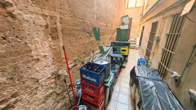 Negocio a pleno rendimiento en el casco antiguo de Cáceres — 35
