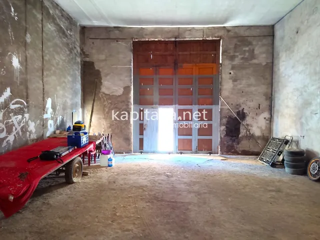 CASA CON GARAJE A LA VENTA EN BANYERES DE MARIOLA. — 3
