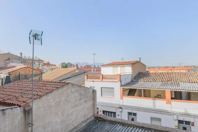 Piso de 3 habitaciones reformado al lado del Colegio Oms i de Prat. — 42