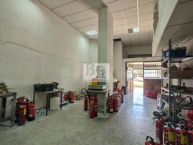 BLANHOGAR VENDE MAGNÍFICO LOCAL EN SANTA CRISTINA!!! - foto 2