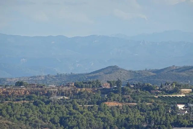 Deja de imaginar y construye la vivienda de tus sueños con vistas panorámicas y proyecto viable" — 17