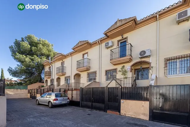 Bonito adosado en el Barrio de Monachil — 28