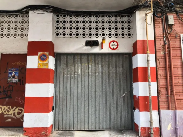 Se alquila plaza de garaje en Tirso de Molina, junto al Pase - foto 2