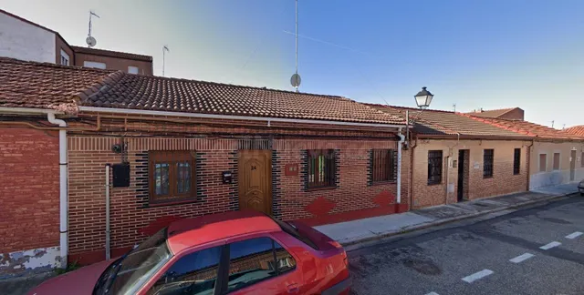 VENTA DE CASA EN PALENCIA + ALMACEN - foto 2