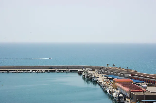 PISO EN VENTA EN FUENGIROLA, FRENTE AL PUERTO DEPORTIVO — 20