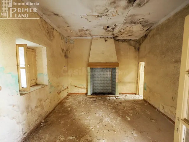 CASA PARA REFORMAR / DERRIBAR EN ARGAMASILLA DE ALBA, POR 42 - foto 2