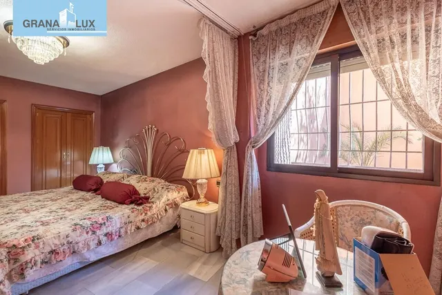 EXCLUSIVO PISO CON JARDÍN PRIVATIVO EN UNA DE LAS MEJORES URBANIZACIONES DE GRANADA — 32