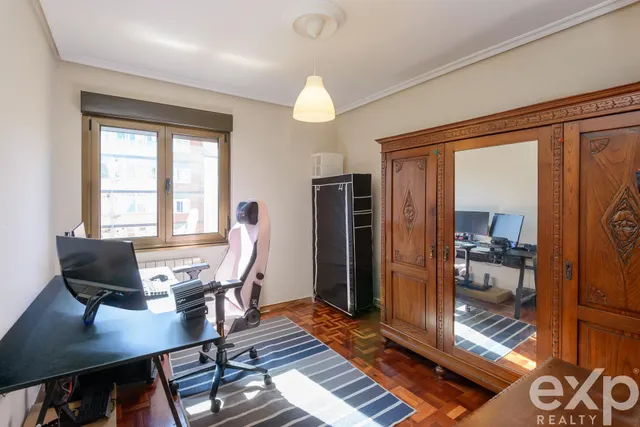 PISO EN VENTA EN AVENIDA TORRELAVEGA, OVIEDO – AMPLITUD Y UB - foto 5