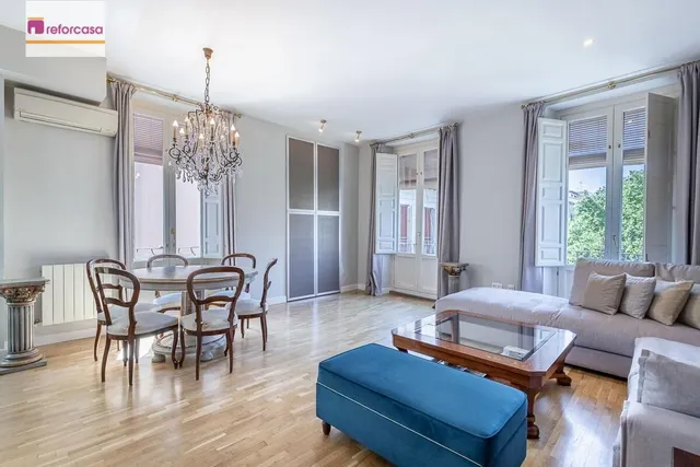 Exclusivo Piso Dúplex en el Corazón de Granada — 3