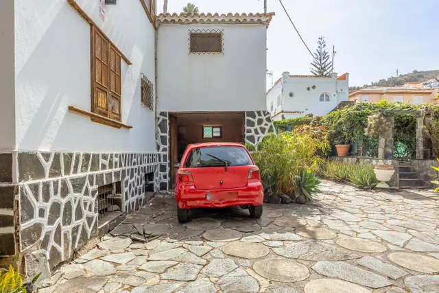 Casa con encanto en tafira, amplia parcela y construcciones auxiliares — 20