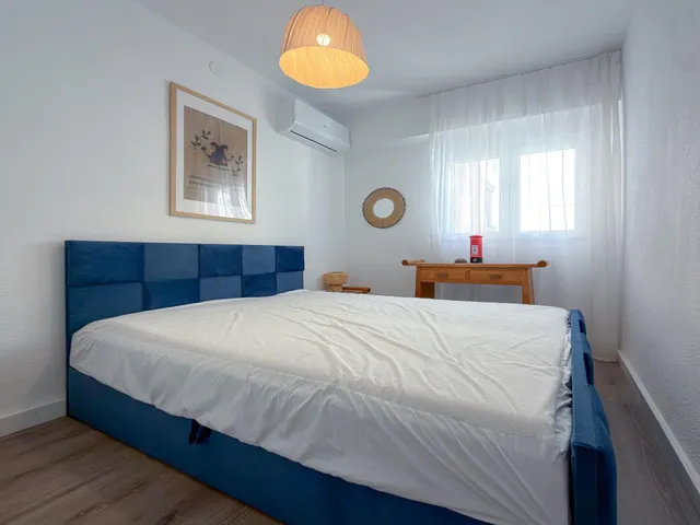 Maravilloso ático con increíble diseño, completamente exterior + terrazas con vistas panorámicas (280 mts del mar) — 23