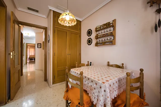 PISO CON GARAJE Y TRASTERO JUNTO A PLAZA LA VIÑA — 10