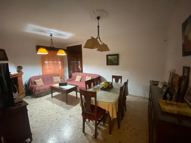Casa de tres plantas con amplias terrazas y espacios luminos - foto 3