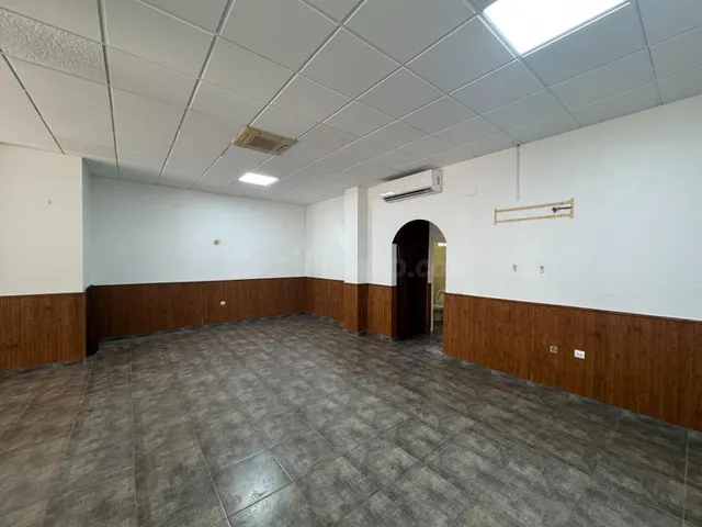 SE VENDE O SE ALQUILA LOCAL EN EL CENTRO DE CASILLAS — 2