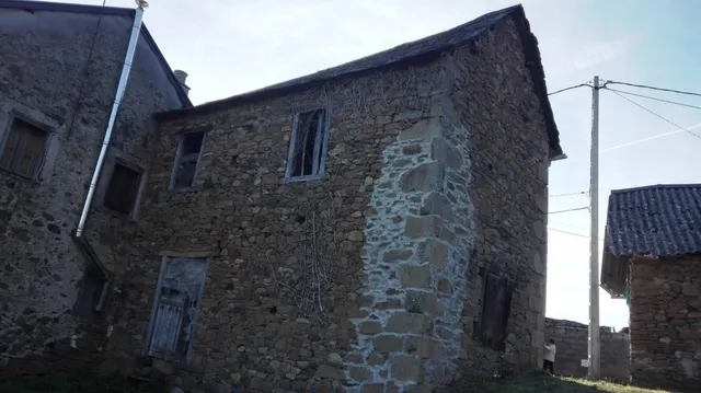 CASA DE PIEDRA CON TERRENO EN NOCEDA DEL BIERZO — 2