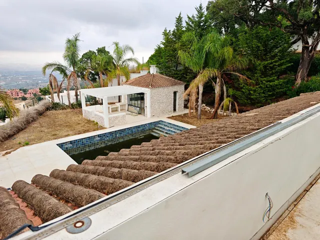 Villa semi reformada en la Mairena, 485m2 útiles, 3000m2 parcela, vistas abiertas a la montaña y mar al fondo — 38