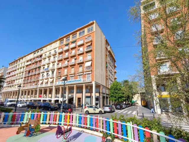 Un piso de los que ya no se hacen: espacio, sol y la brisa del mar a un paso — 2