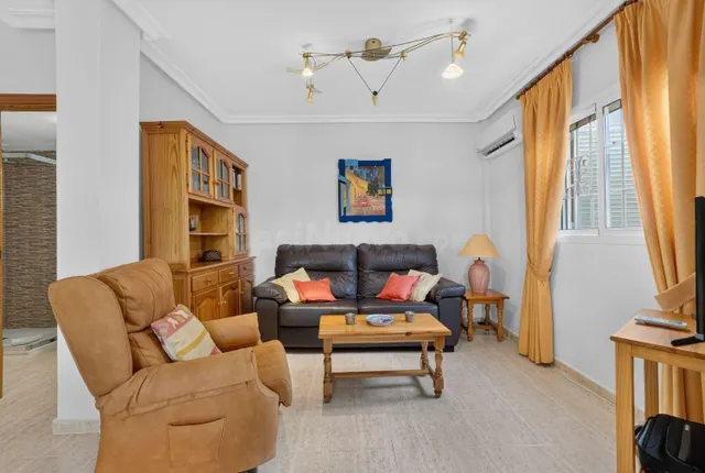 Impresionante casa adosada en esquina en Zeniamar con jardín - foto 3