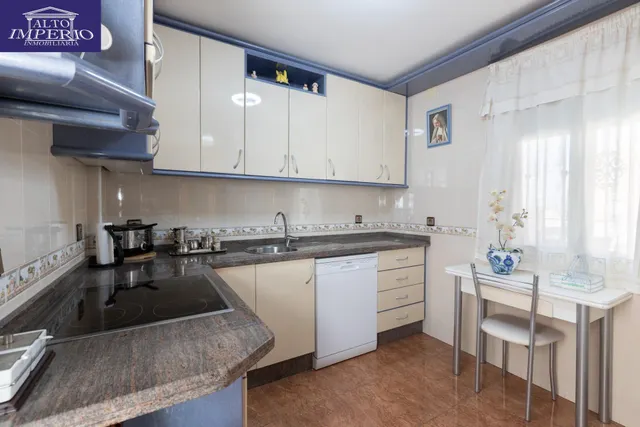 Casa independiente a 5 minutos de Granada en buen estado para entrar a vivir — 29