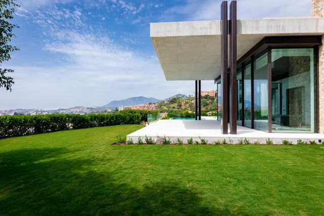 VILLA DE LUJO EN URBANIZACIÓN LA QUINTA, BENAHAVIS — 48