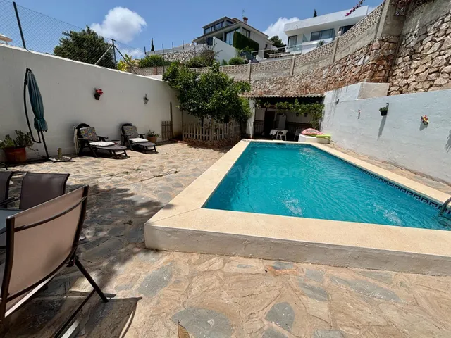 CHALET EN VENTA CON VISTAS AL MAR EN BENALMADENA URB. VERACR - foto 3