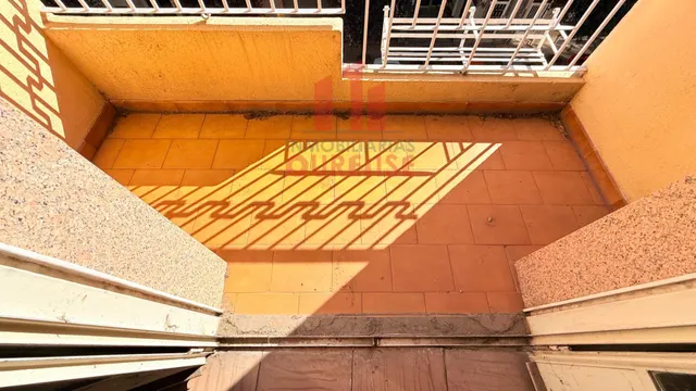 LUMINIOSA VIVIENDA PARA REFORMAR CON ASCENSOR EN O COUTO — 6
