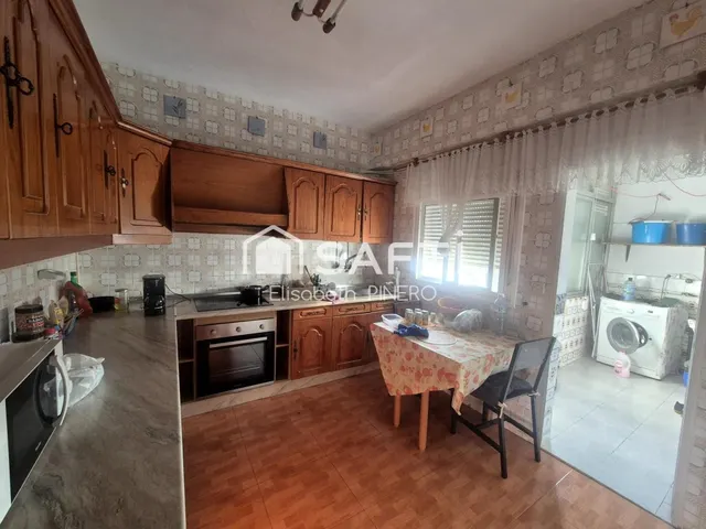 ¡Totalmente amueblado! Espacioso piso de 4 dorm. con gran te - foto 3