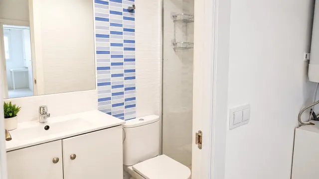 Dos apartamentos nuevos con entradas independientes – Amueblados, equipados y listos para vivir o alquilar — 6