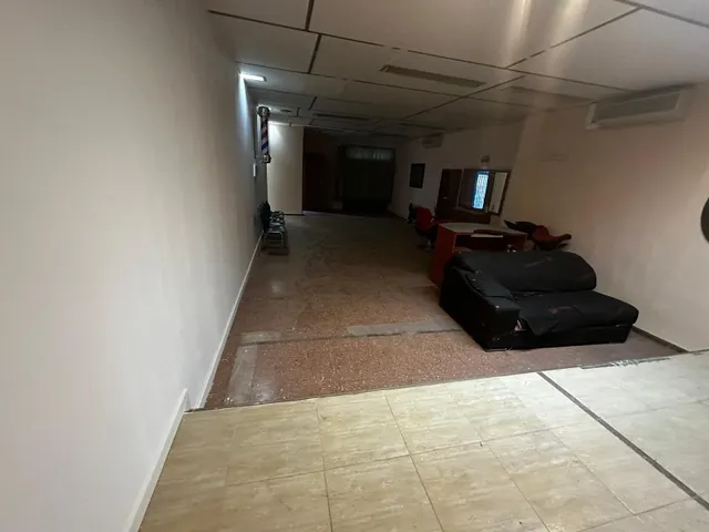 Local comercial en Elda 200 m2 — 4