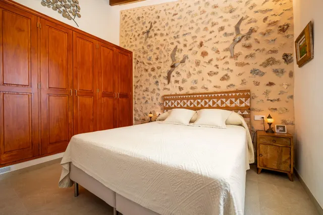 Casa rústica situada en Establiments. — 13