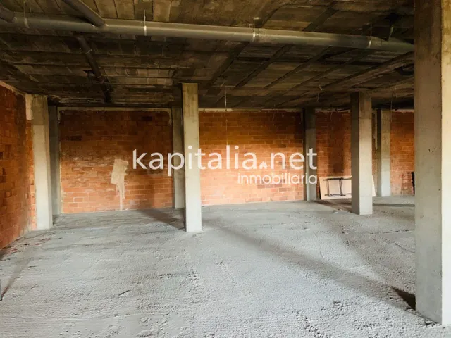 Local comercial en Albaida. — 4