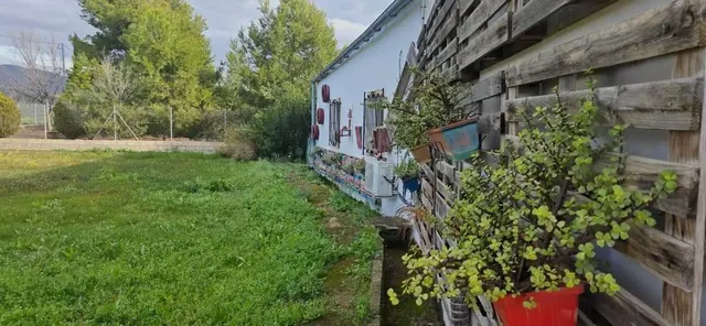 Casa de campo con parcela rústica de 2.600 m2. — 4