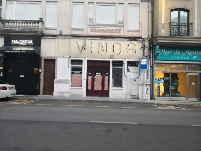 Local Comercial en Gran Vía - Frente al Mercado de Abastos - foto 2