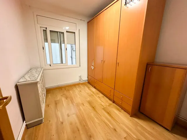 Piso amplio de 4 habitaciones EN TERRASSA!!! — 18